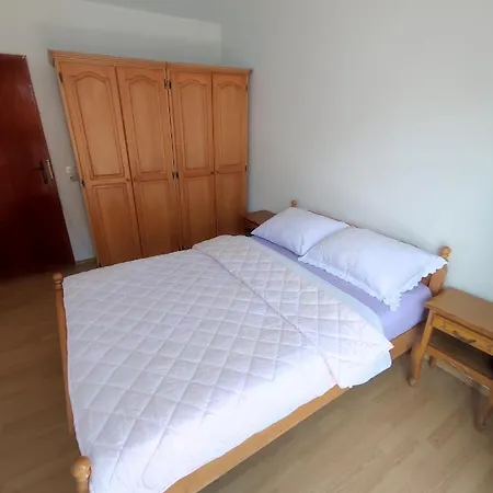 Bor S Velikom Terasom Idealan Za Boravak S Obitelji