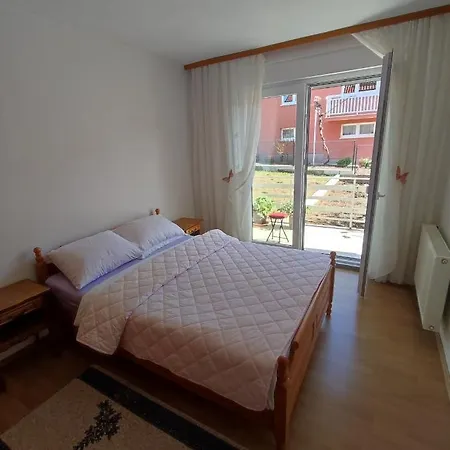 Bor S Velikom Terasom Idealan Za Boravak S Obitelji Livno