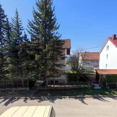 Bor S Velikom Terasom Idealan Za Boravak S Obitelji Livno