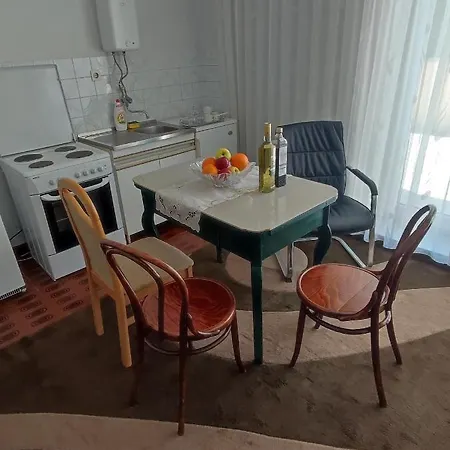 Bor S Velikom Terasom Idealan Za Boravak S Obitelji Livno