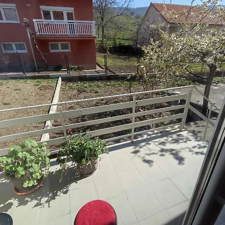 Bor S Velikom Terasom Idealan Za Boravak S Obitelji *