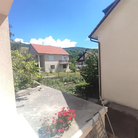Bor S Velikom Terasom Idealan Za Boravak S Obitelji * Livno