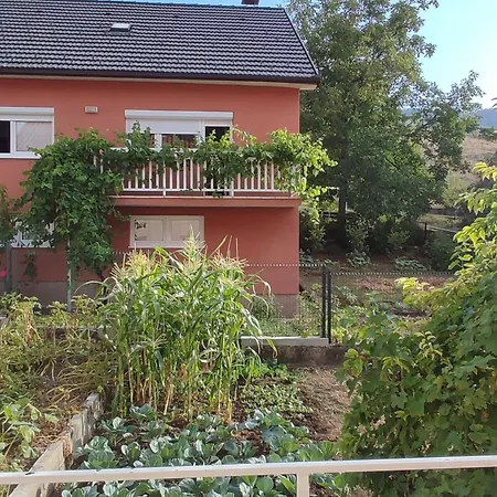 Lejlighed Bor S Velikom Terasom Idealan Za Boravak S Obitelji